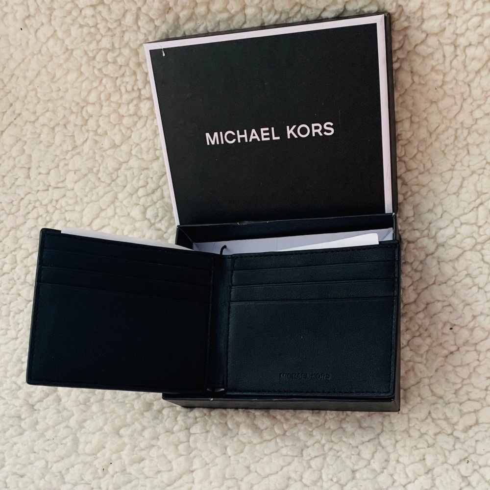 NWT Michael Kors Bifold Wallet - Picture 3 of 8